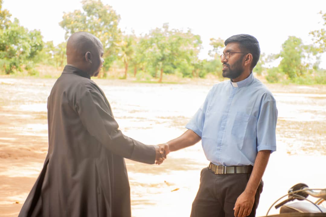Chitula Parish Priest Fr. Sojan Johnwith PMS director Fr. Chikapa